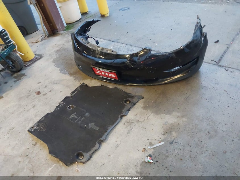 2018 Tesla Model 3 Long Range/Performance VIN: 5YJ3E1EB5JF081806 Lot: 43786214