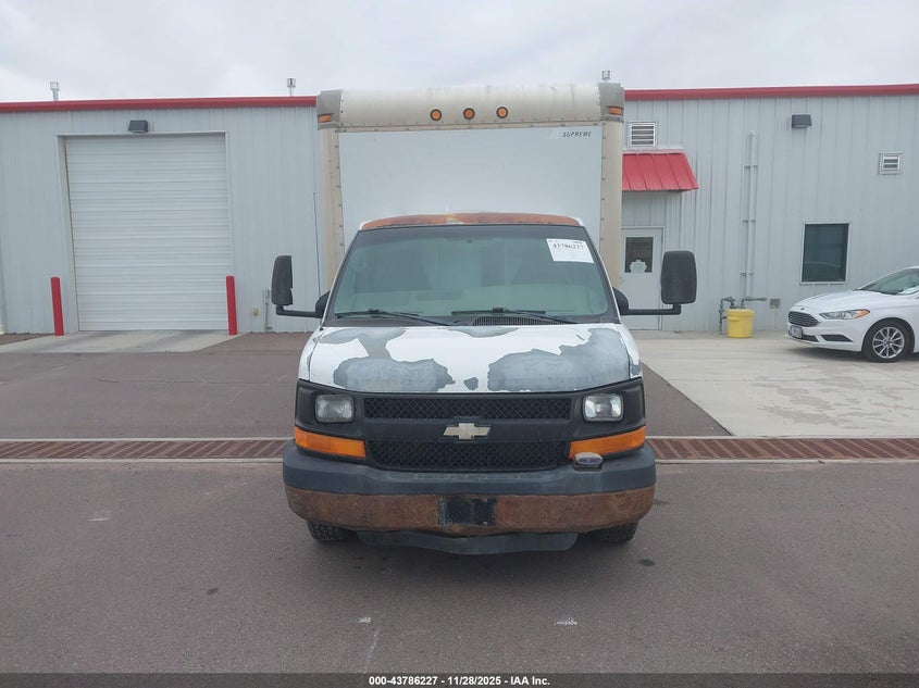 2005 Chevrolet Express Cutaway Base W/C7A VIN: 1GBJG31U451207449 Lot: 43786227