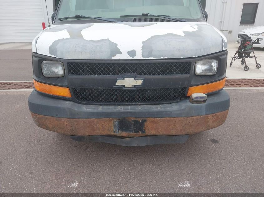 2005 Chevrolet Express Cutaway Base W/C7A VIN: 1GBJG31U451207449 Lot: 43786227