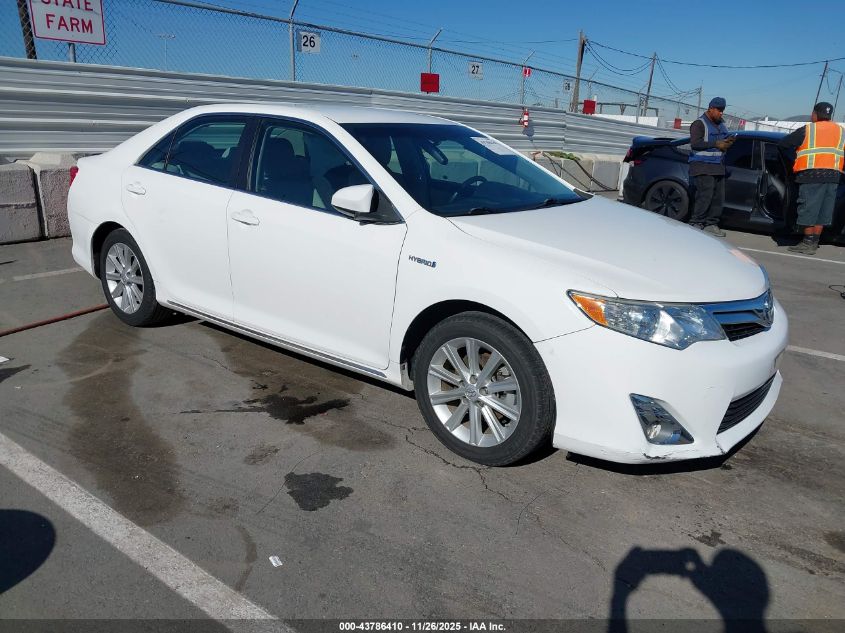 TOYOTA CAMRY HYBRID XLE