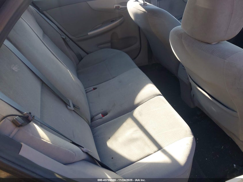 2T1BU4EE1DC995943 2013 TOYOTA COROLLA photo no. 8