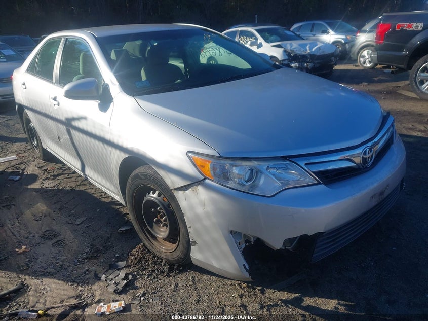 TOYOTA CAMRY LE