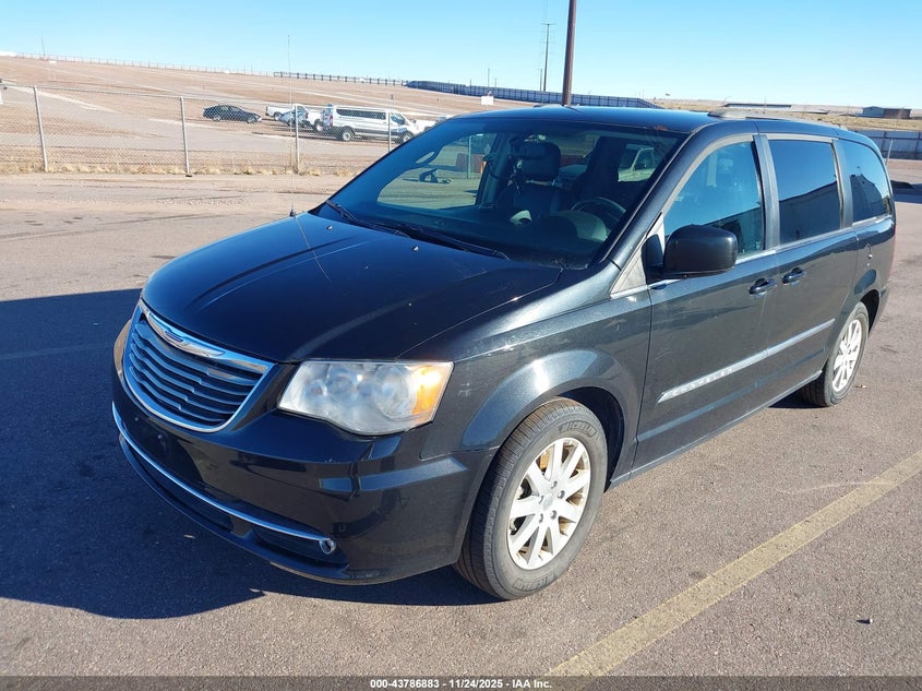 2C4RC1BG8ER382418 2014 CHRYSLER TOWN & COUNTRY photo no. 2