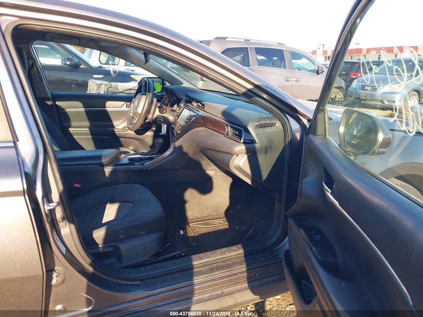 4T1B11HK2KU169896 2019 TOYOTA CAMRY photo no. 5
