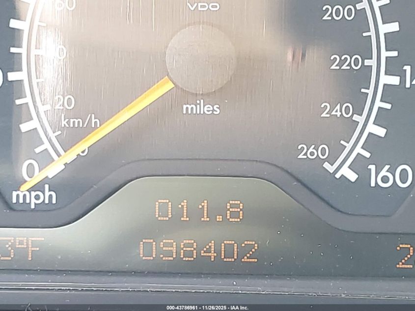 1999 Mercedes-Benz E 300 Diesel VIN: WDBJF25H6XA883568 Lot: 43786961