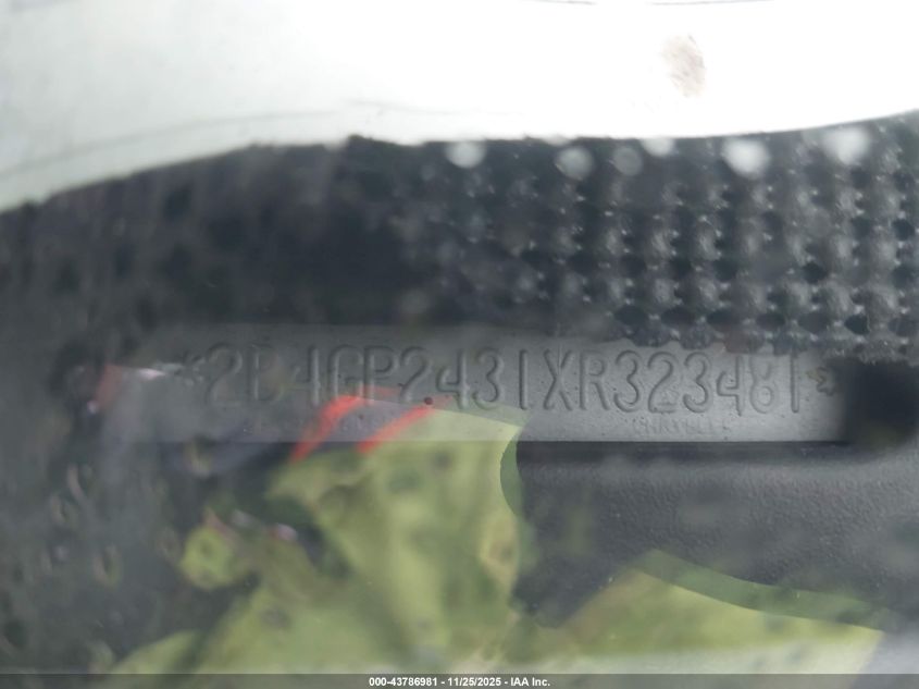 1999 Dodge Grand Caravan VIN: 2B4GP2431XR323481 Lot: 43786981