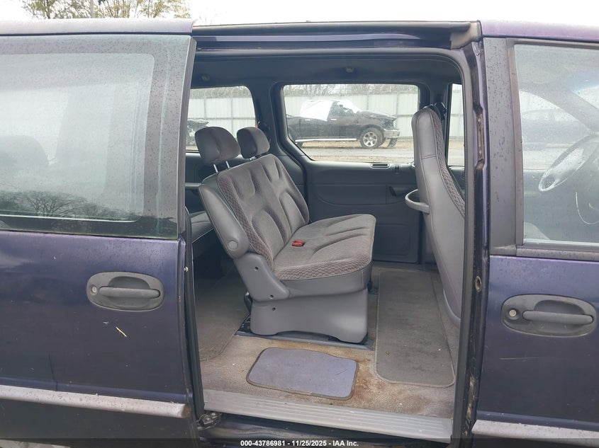 1999 Dodge Grand Caravan VIN: 2B4GP2431XR323481 Lot: 43786981