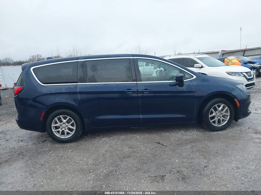 2017 Chrysler Pacifica Touring VIN: 2C4RC1DG4HR587767 Lot: 43787004