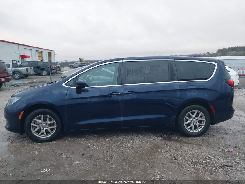 2017 Chrysler Pacifica Touring VIN: 2C4RC1DG4HR587767 Lot: 43787004