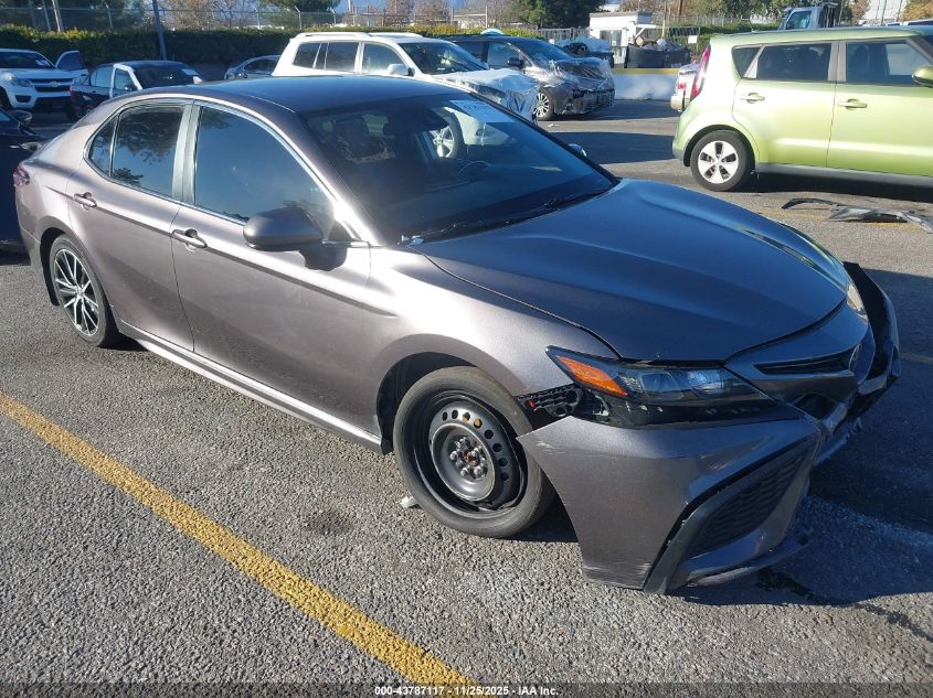 TOYOTA CAMRY SE