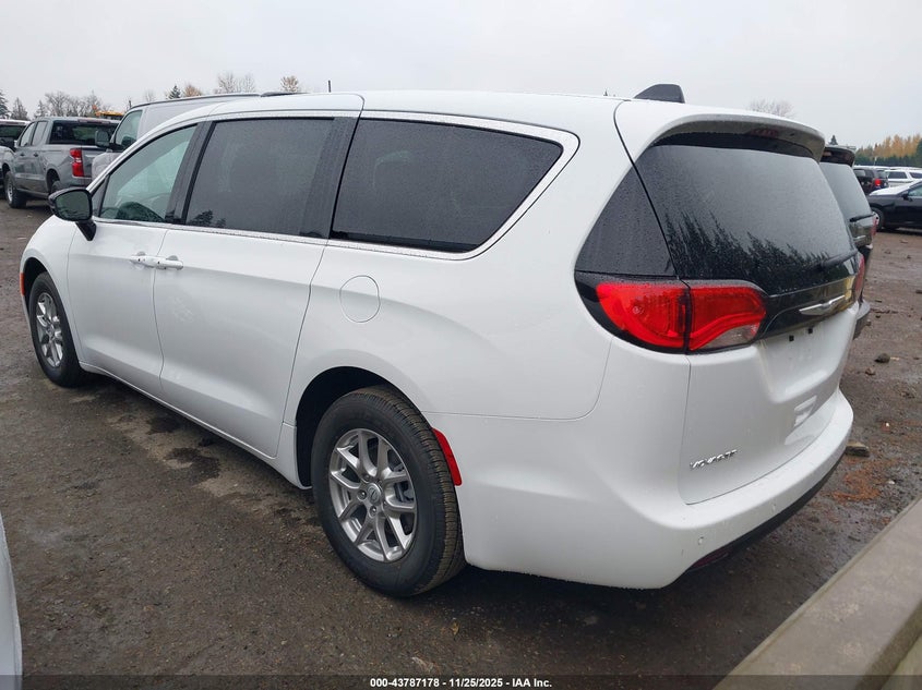 2C4RC1CG3TR192344 2026 CHRYSLER VOYAGER photo no. 3