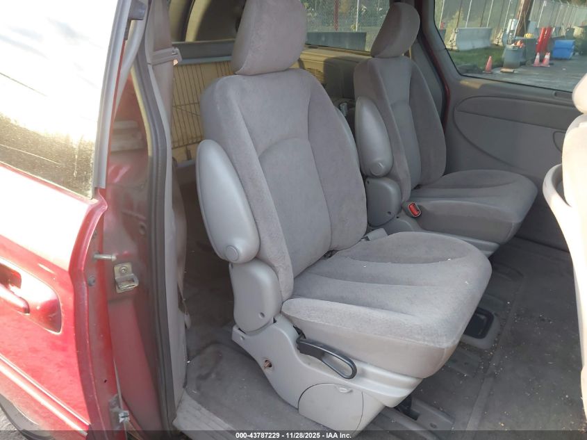 2003 Dodge Grand Caravan Sport VIN: 2D4GP44L83R166382 Lot: 43787229