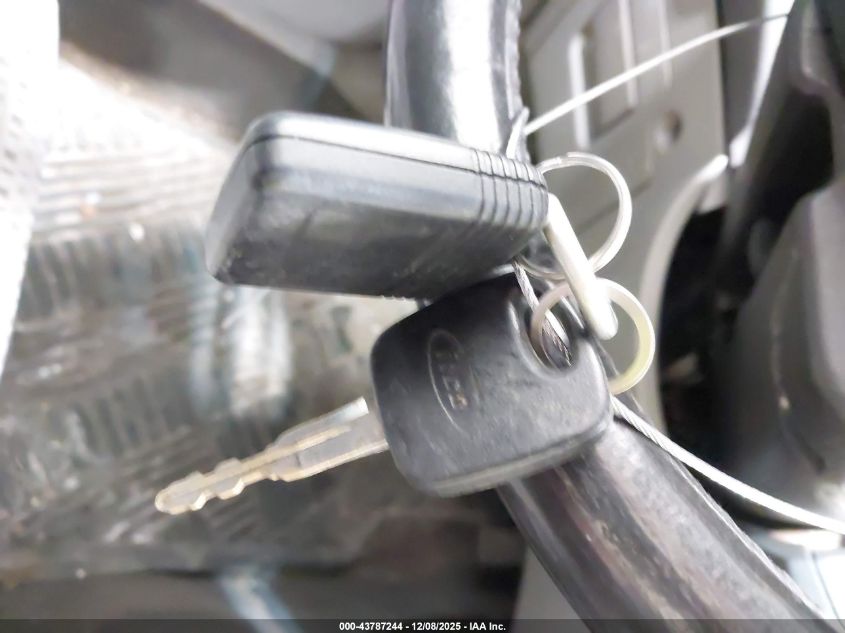 2005 Ford Focus Zx4 VIN: 1FAHP34N25W194112 Lot: 43787244