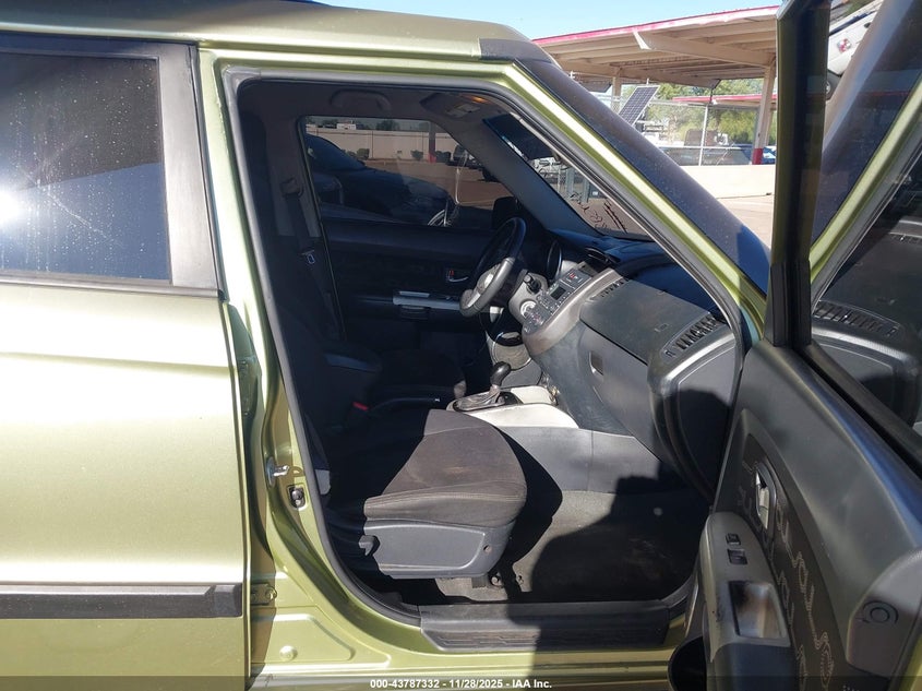 KNDJT2A61C7385607 2012 KIA SOUL photo no. 5