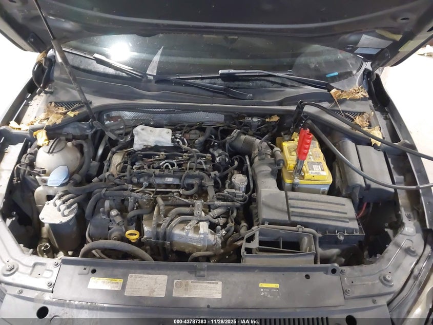 2015 Volkswagen Passat 2.0L Tdi Se VIN: 1VWBV7A33FC073833 Lot: 43787383