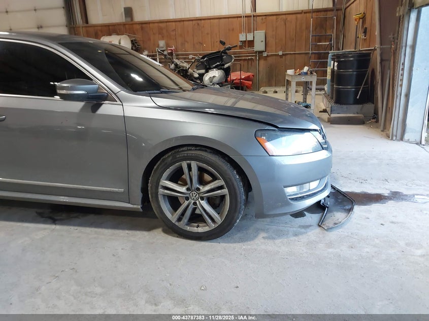 2015 Volkswagen Passat 2.0L Tdi Se VIN: 1VWBV7A33FC073833 Lot: 43787383