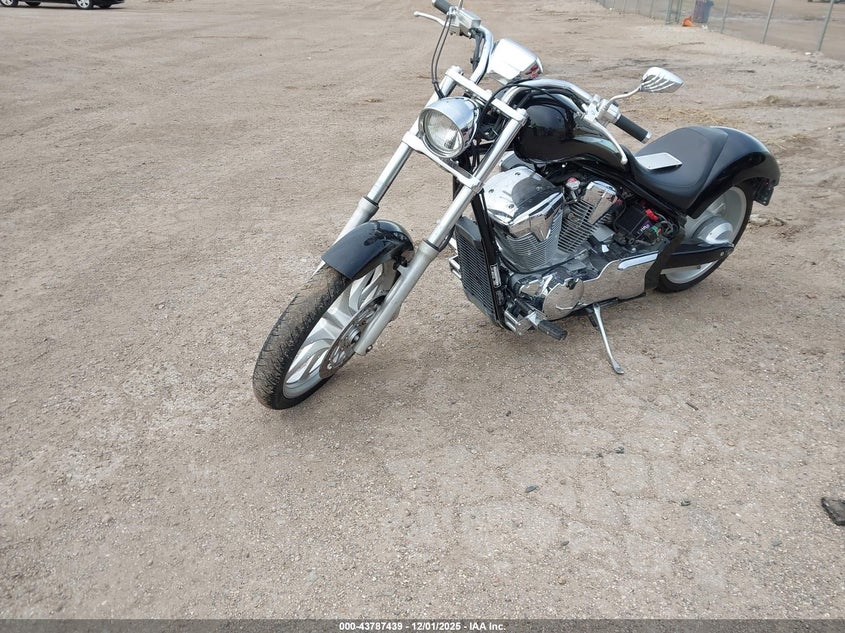 JH2SC6104AK000744 2010 HONDA VT photo no. 2