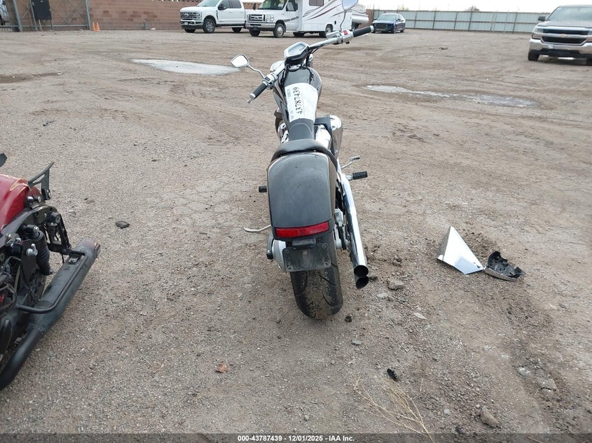 JH2SC6104AK000744 2010 HONDA VT photo no. 6