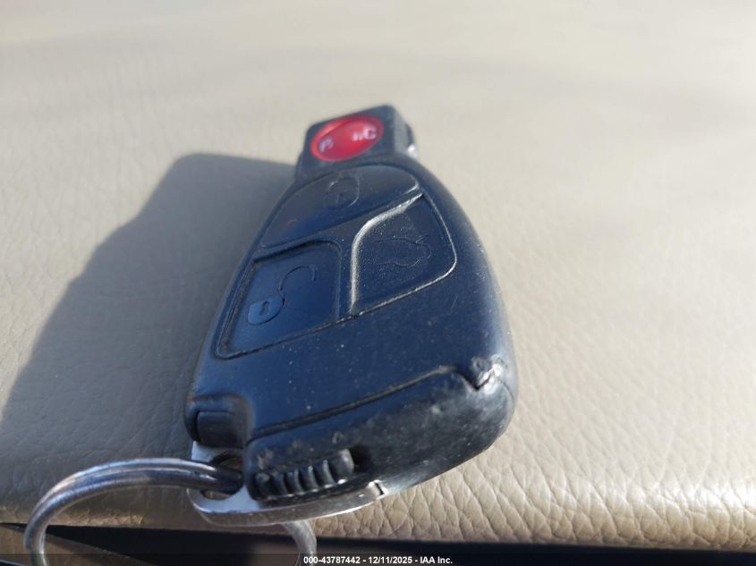 2001 Mercedes-Benz E 320 VIN: WDBJF65J01B222081 Lot: 43787442