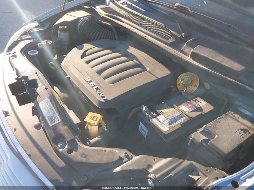 2016 Chrysler Town & Country Limited VIN: 2C4RC1JG6GR260709 Lot: 43787444