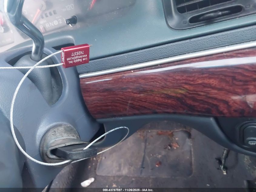 2002 Mercury Grand Marquis Gs VIN: 2MEFM74W22X631888 Lot: 43787597