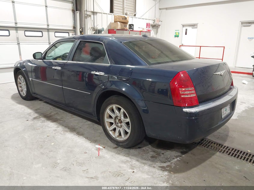 2C3JA63H55H576907 2005 CHRYSLER 300C photo no. 3