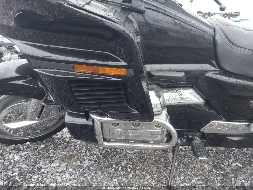 1994 Honda Gl1500 A VIN: 1HFSC2201RA600452 Lot: 43787641