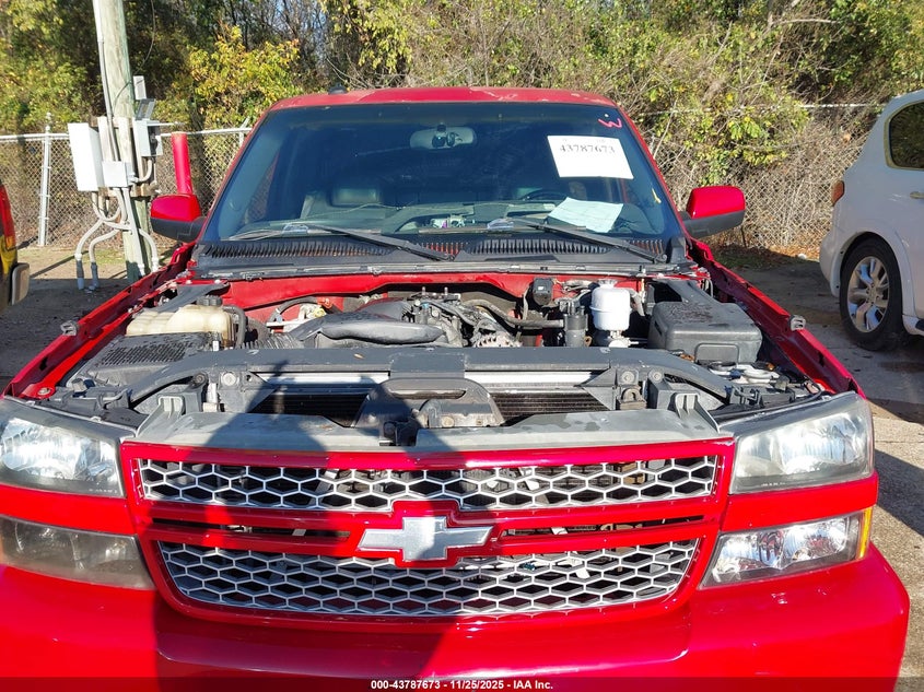 2001 Chevrolet Silverado 1500 Ls VIN: 2GCEC19T211223937 Lot: 43787673