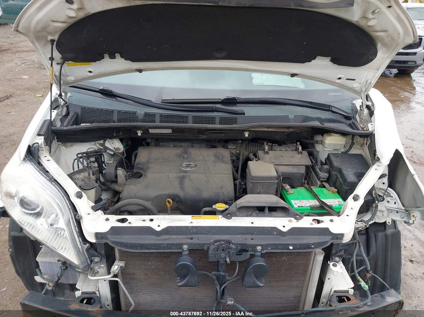 2011 Toyota Sienna Xle V6 VIN: 5TDYK3DC7BS115696 Lot: 43787692