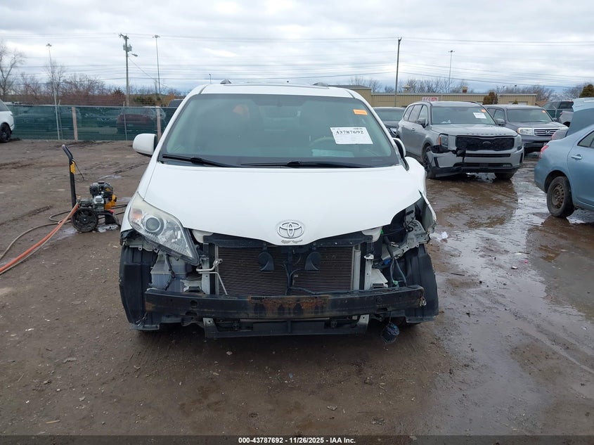 2011 Toyota Sienna Xle V6 VIN: 5TDYK3DC7BS115696 Lot: 43787692