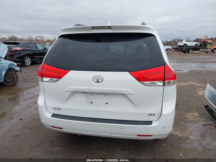2011 Toyota Sienna Xle V6 VIN: 5TDYK3DC7BS115696 Lot: 43787692