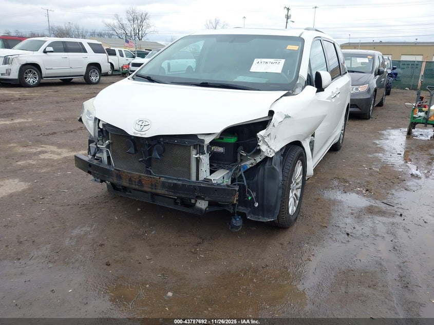 2011 Toyota Sienna Xle V6 VIN: 5TDYK3DC7BS115696 Lot: 43787692