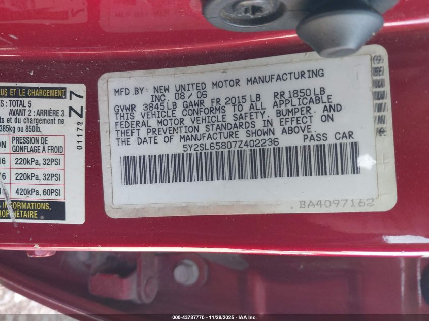 2007 Pontiac Vibe VIN: 5Y2SL65807Z402236 Lot: 43787770