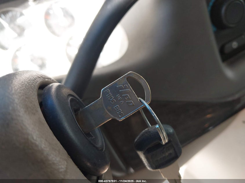 2004 GMC Yukon Xl 1500 Denali VIN: 1GKFK66U04J138529 Lot: 43787831