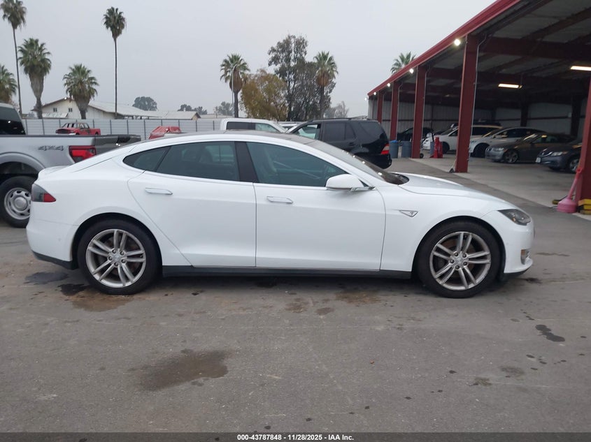 2015 Tesla Model S 60/70/85 VIN: 5YJSA1H11FFP75622 Lot: 43787848