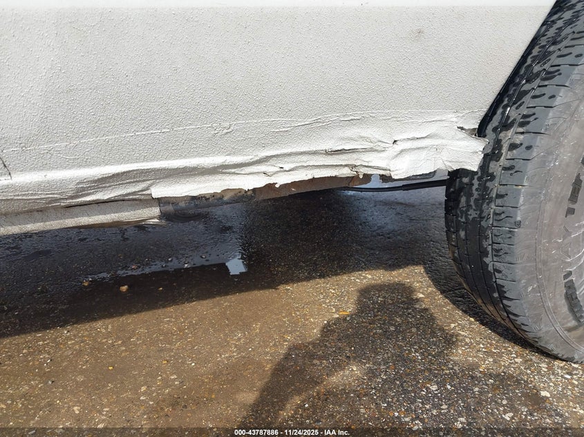 2002 Ford E-250 Commercial/Recreational VIN: 1FTNE24L52HA37024 Lot: 43787886