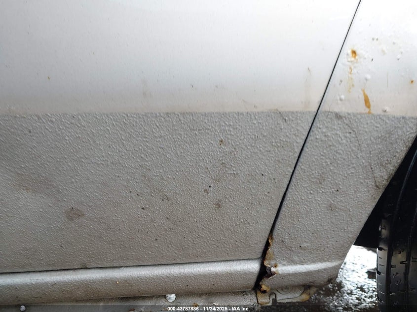 2002 Ford E-250 Commercial/Recreational VIN: 1FTNE24L52HA37024 Lot: 43787886