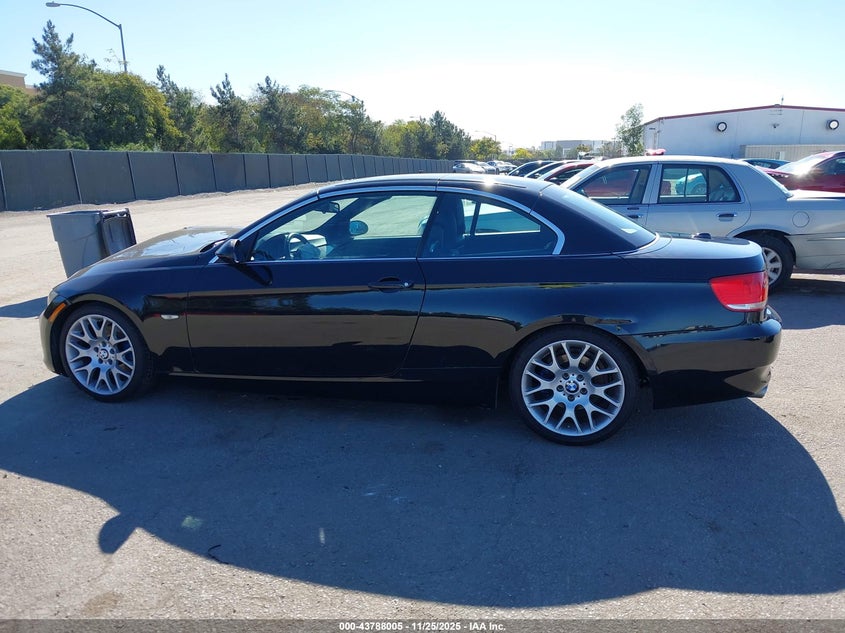 2008 BMW 328I VIN: WBAWR33598P153677 Lot: 43788005