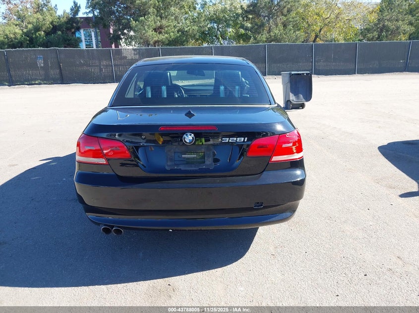 2008 BMW 328I VIN: WBAWR33598P153677 Lot: 43788005