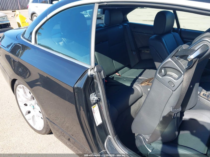 2008 BMW 328I VIN: WBAWR33598P153677 Lot: 43788005