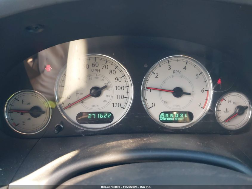 2005 Chrysler Town & Country Touring VIN: 2C8GP54L55R418660 Lot: 43788089