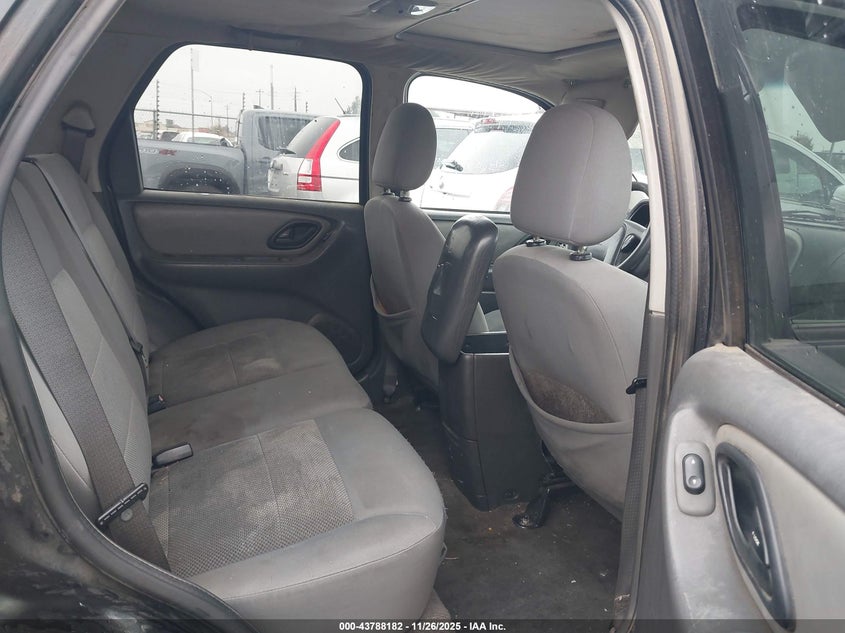 2007 Ford Escape Xlt/Xlt Sport VIN: 1FMYU03117KA25690 Lot: 43788182