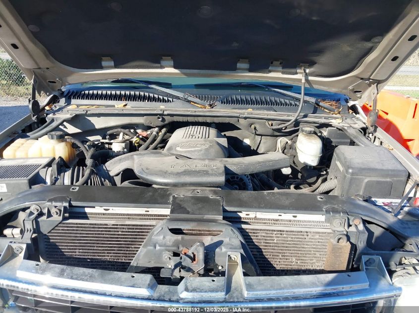 2004 Chevrolet Tahoe Lt VIN: 1GNEC13T64R216226 Lot: 43788192