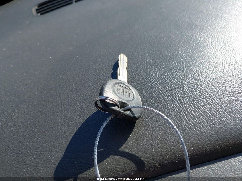 2004 Chevrolet Tahoe Lt VIN: 1GNEC13T64R216226 Lot: 43788192