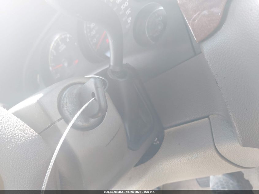 2007 GMC Yukon Slt VIN: 1GKFK130X7J401182 Lot: 43788454