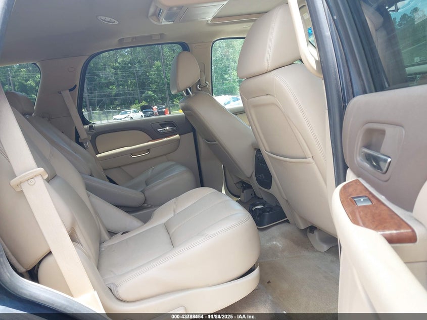 2007 GMC Yukon Slt VIN: 1GKFK130X7J401182 Lot: 43788454