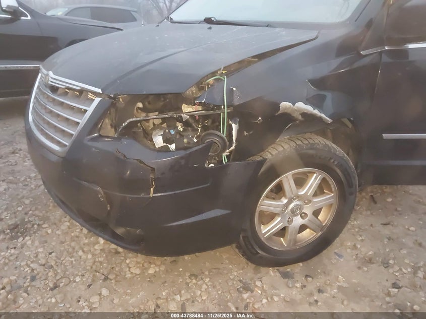 2010 Chrysler Town & Country Touring VIN: 2A4RR5D10AR162614 Lot: 43788484