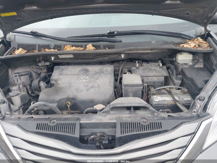 2013 Toyota Sienna Xle V6 8 Passenger VIN: 5TDYK3DC5DS372469 Lot: 43788584