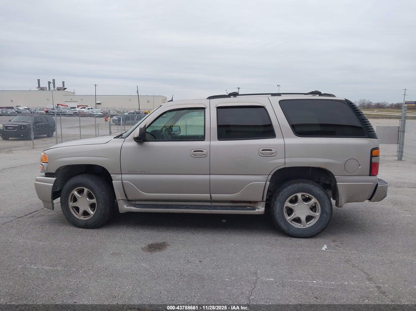 2005 GMC Yukon Denali VIN: 1GKEK63U25J139294 Lot: 43788661