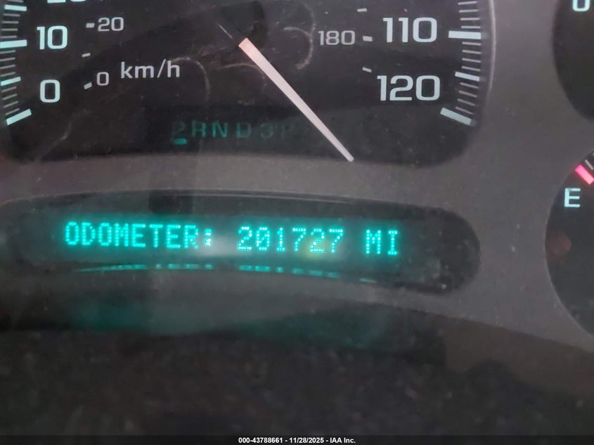 2005 GMC Yukon Denali VIN: 1GKEK63U25J139294 Lot: 43788661